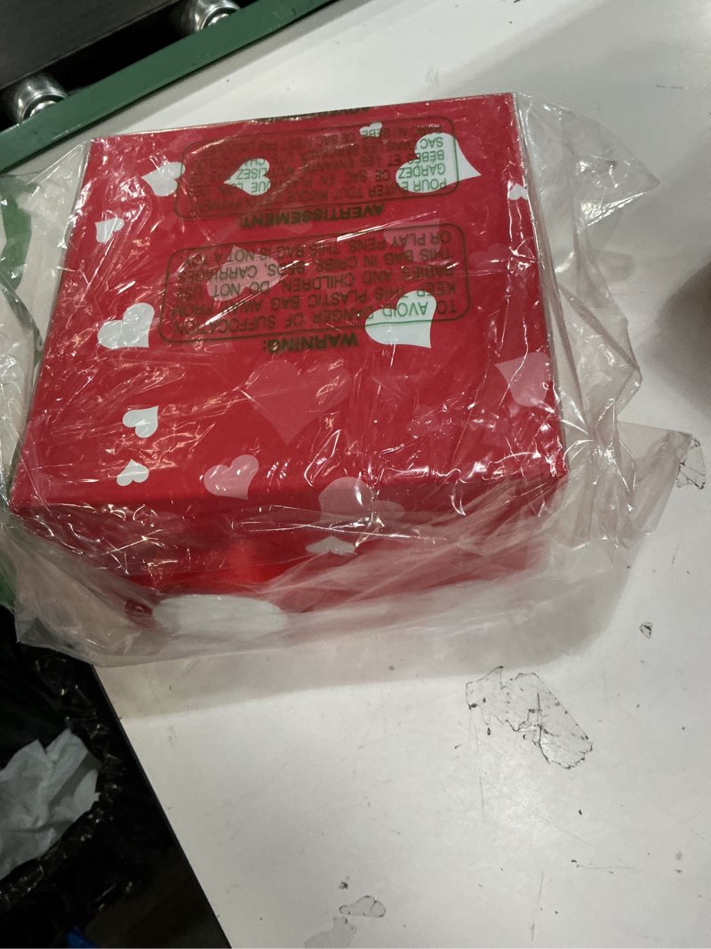 Condition photo showing Good Condition for Geyoga 5 Pcs Valentine's Day Gift Boxes Square Nesting Boxes with Lids Square Box 5 Assorted Sizes Stackable Gift Box for Valentine's Day Wedding Party Present Packaging