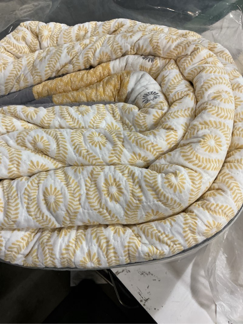 Condition photo showing Good Condition for pangushan 102\"×120\" 100% cotton oversized bedspread, reversible floral farmhouse xl oversized quilt coverlet bedding set, quilted bed spread lightweight comforter, yellow/gray yellow/gray/white 120\"×102\" 3 piece