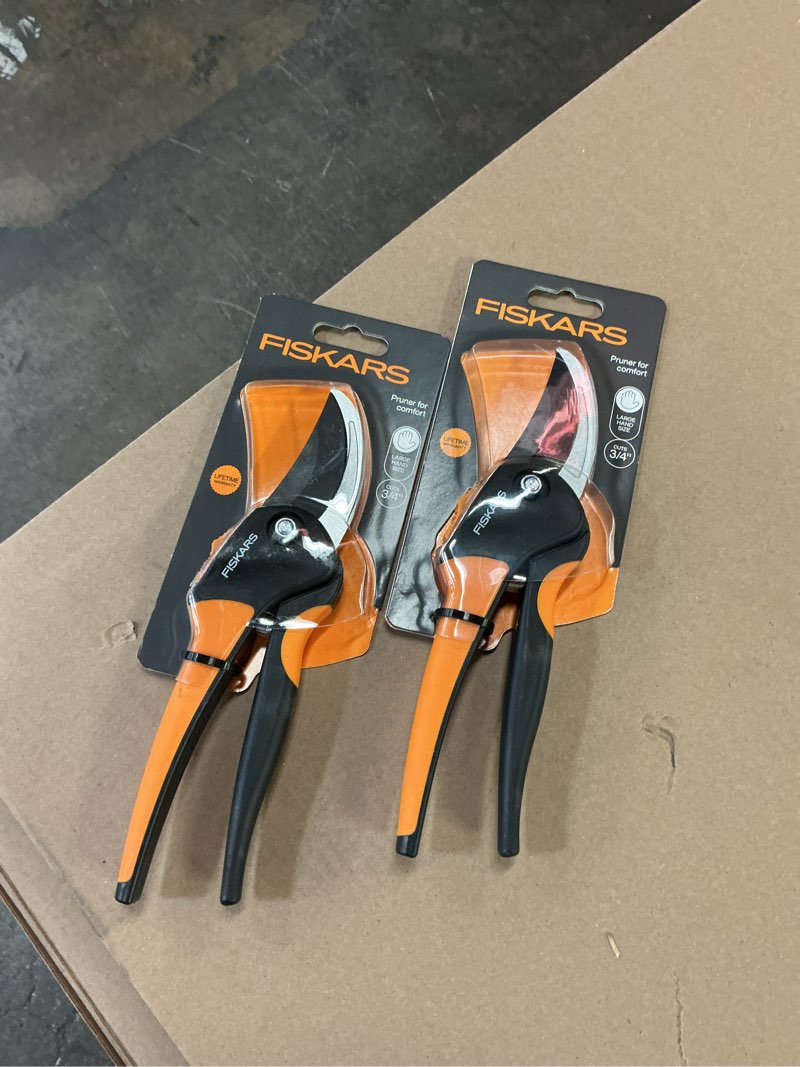 Condition photo showing New/Like New for fiskars 3/4 in. cut capacity 9.4 in. steel blade bypass pruning shears with softgrip handles
