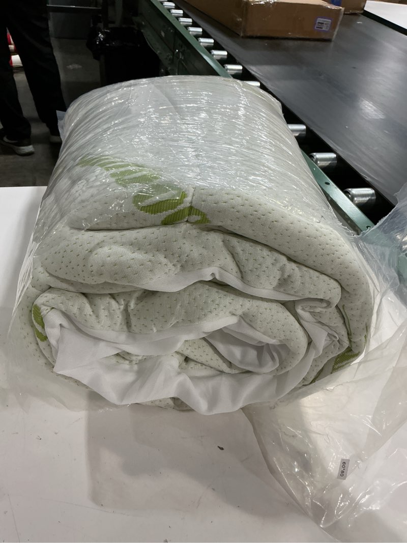 Condition photo showing Good Condition for Mattress Topper Queen Size Bed,Bamboo Extra Thick Mattress Pad Cover Soft Plush Noiseless Down Alternative Fill,with 8-21" Deep Pocket