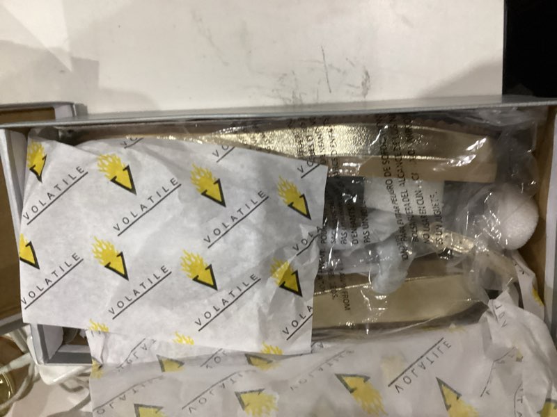 Condition photo showing New/Like New for VOLATILE womens Calypso 9 Gold