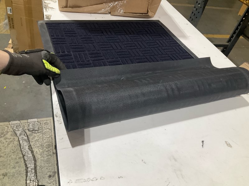Condition photo showing Good Condition for floormat