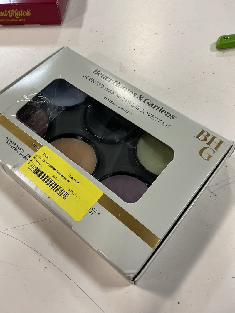Condition photo showing New/Like New for bhg luxury fragrance  wax melts discovery kit no. 2