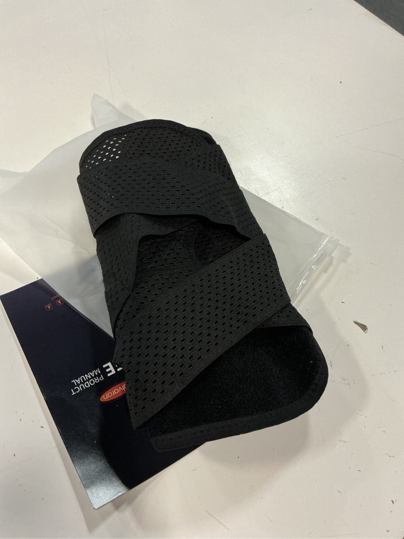 Condition photo showing Good Condition for galvaran knee brace with side stabilizers for meniscal tear knee pain acl mcl arthritis injuries recovery, breathable adjustable knee support for men and women black medium