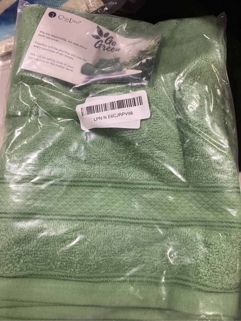 Condition photo showing New/Like New for casa lino 100% cotton hand towels for bathroom - soft, highly absorbent & quick dry kitchen towels - gym towel set - travel towel set - 24" x 16" - pack of 4 - (green)
