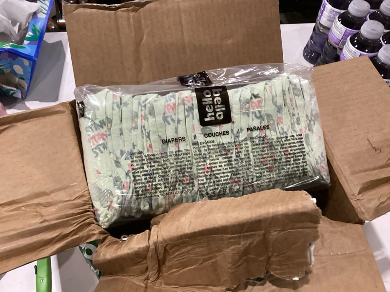 Condition photo showing New/Like New for Hello Bello Dr. Seuss Baby Grinch Premium Diapers, Size NB (Up to 10 lbs), 76ct Plus Bonus Wipes: Softness & Protection for Sensitive Skin 76 Count Dr. Seuss Baby Grinch
