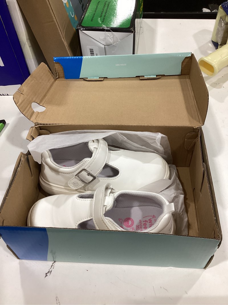 Condition photo showing New/Like New for Stride Rite 360 Unisex-Child Rena 10 Little Kid White