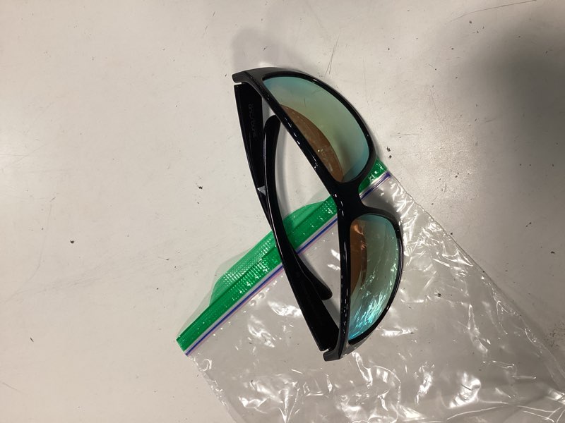 Condition photo showing Good Condition for suncloud polarized range sunglasses