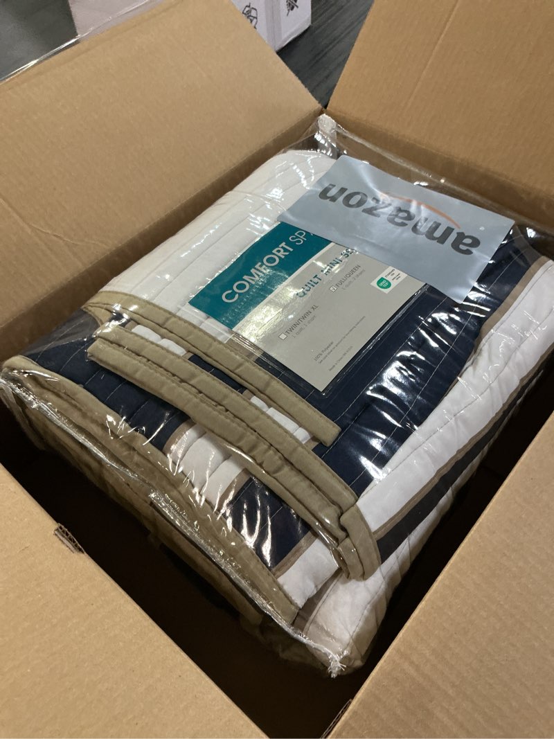 Condition photo showing Good Condition for Comfort Spaces Quilt Set Trendy Casual Fun, Vibrant Color Design, Hypoallergenic All Season, Lightweight Coverlet Bedspread Cozy Kids Bedding & Sham Full/Queen Verone White Blue Stripe 3 Piece Full/Queen Blue