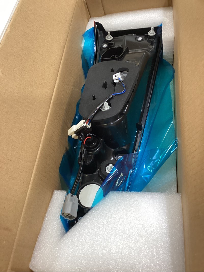 Condition photo showing New/Like New for lablt left driver side rear brake lamp replacement for 2020 2021 2022 highlander inner tail light 815900e180, to2802156
