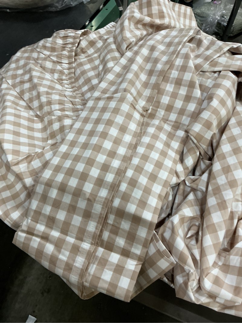 Condition photo showing Good Condition for quince king  european linen gingham fitted sheet set 3 pieces 