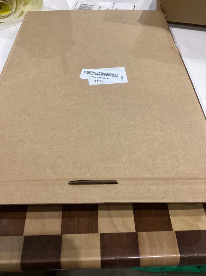Condition photo showing New/Like New for Cutting Boards for Kitchen, Checkered Cutting Board, Rubberwood Chopping Board with Non-Slip Feet, Large Butcher Block Serving Tray with Gift Box, 16" x 11" x 1.1"