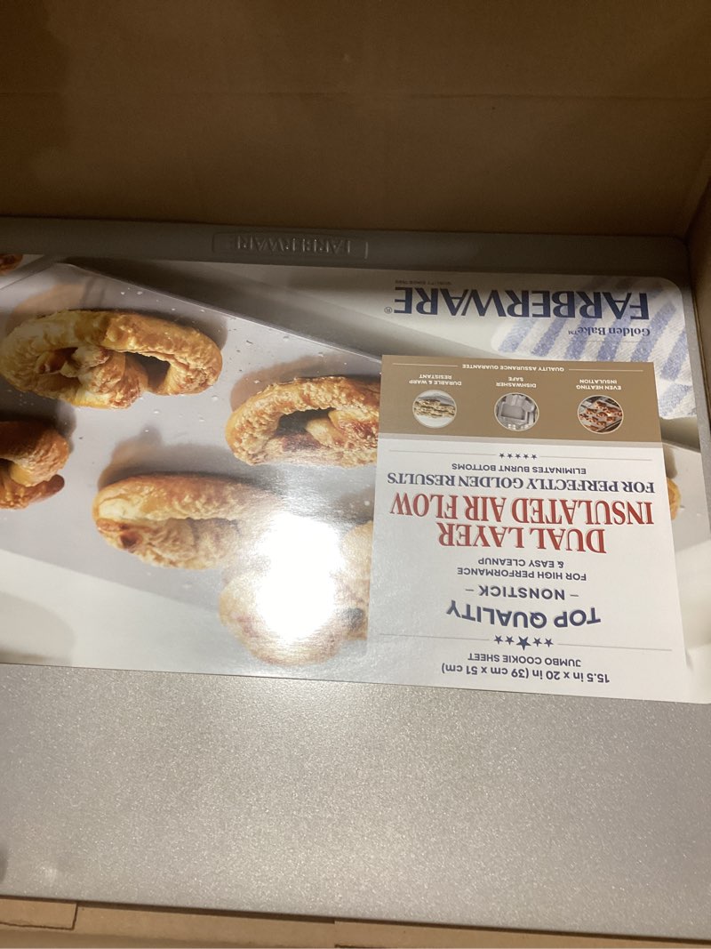 Condition photo showing New/Like New for Farberware Insulated Bakeware Nonstick Cookie Baking Sheet, 15.5" x 20", Light Gray