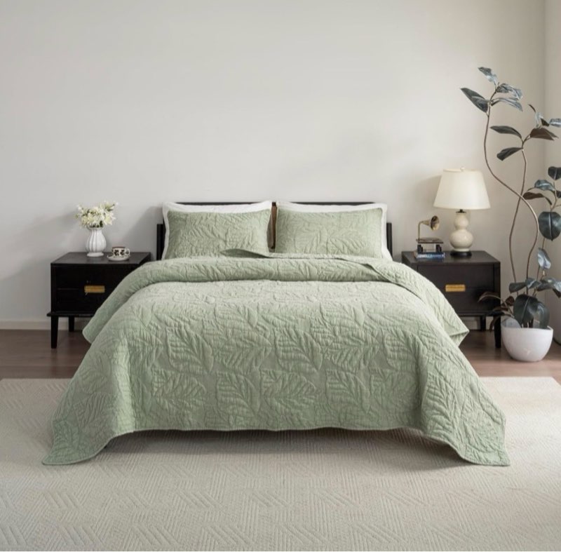 TEXTURE & LOOMS Cotton Quilt King Size Green Bedding Set, Vintage Washed 3-Piece Cozy Lightweight St