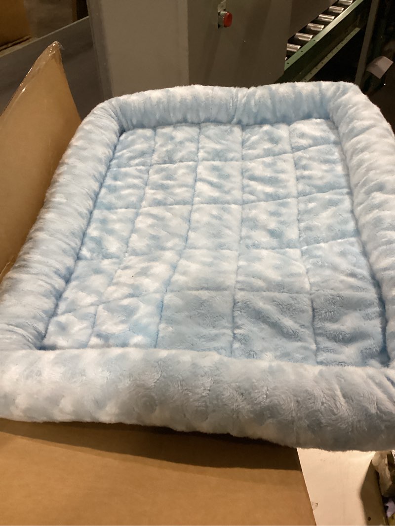 Condition photo showing Good Condition for MidWest Homes for Pets QuietTime Fashion Dog Bed – Blue Faux Fur Bolster, Ultra-Soft and Machine Washable, Fits 24-Inch Crates and Carriers, for Small Breed Dogs Blue 24 Inch