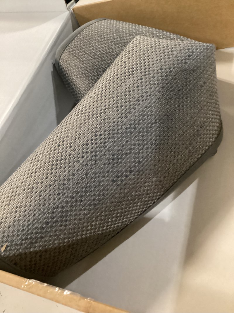 Condition photo showing Good Condition for lekeepgo door mat 24"x36", non slip door mat indoor entrance, rubber backing front indoor door mats washable absorbent low-profile entryway entry resist dirt inside door mats, light grey 2' x 3' (rectangular) light grey