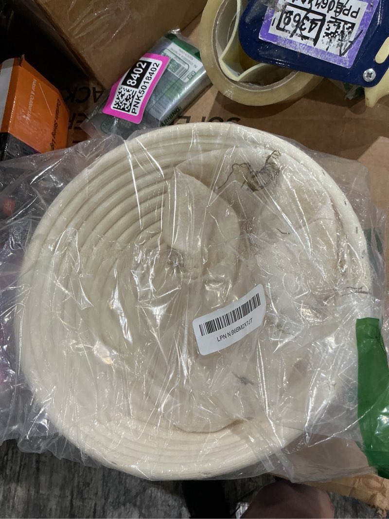 Condition photo showing Good Condition for saint germain bakery premium round bread banneton basket with liner - perfect brotform proofing basket for making beautiful bread (10 inch)