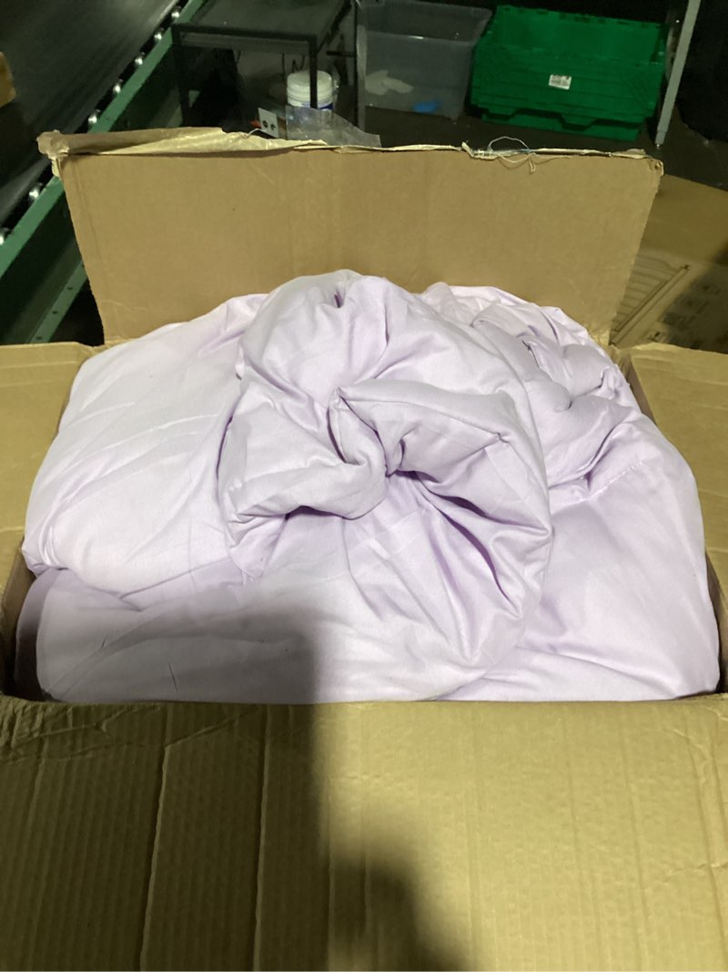 Condition photo showing Good Condition for ROSGONIA Lavender Comforter Set Queen, 3pcs(1 Boho Purple Comforter & 2 Pillowcases) All Season Soft Bedding Lightweight Bedspread Blanket Quilt Queen Comforter 90"x90" Lavendar