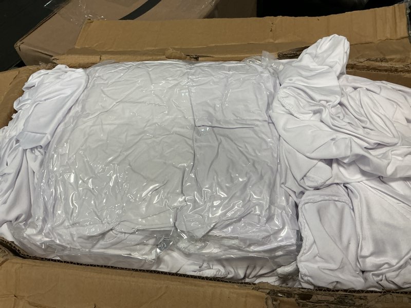 Condition photo showing Good Condition for vevor 100 pcs white chair covers polyester spandex chair cover stretch slipcovers for wedding party dining banquet flat-front chair covers 100pcs white-a