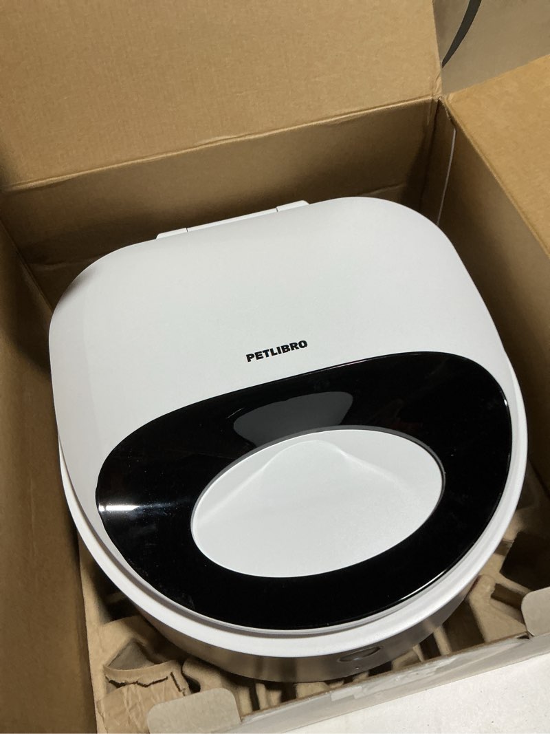 Condition photo showing Good Condition for petlibro automatic cat feeder wet food with stainless steel bowl, refrigerated auto cat feeder with semiconductor cooling, 3 fresh meals for 3 days, app-controlled pet food dispenser, easy to clean white feeder