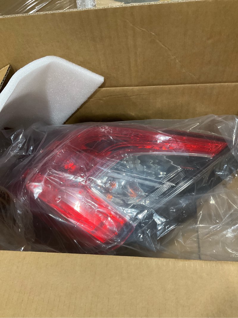 Condition photo showing Good Condition for dasbecan outer taillight right side tail lamp compatible with honda civic sedan 2016-2020 replace ho2805110 33500-tba-a01