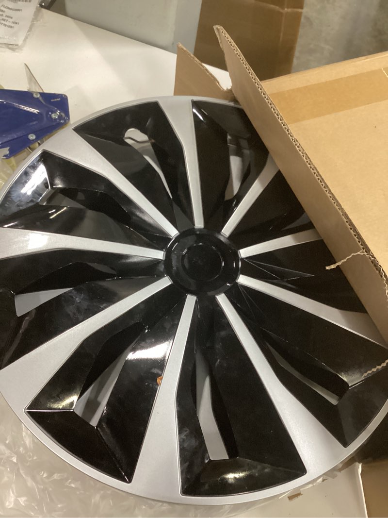 Condition photo showing Good Condition for hubcap wheel covers replacement size r15 hub caps universal-fit steel wheel rims cover abs tire cap for most cars trucks sedans suv -set of 4?15-inch?silver-black? tt-silver-black 15-inch
