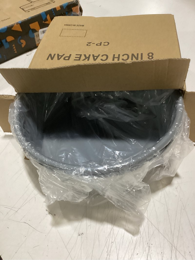 Condition photo showing Good Condition for silicone coated aluminum round cake pans 8 x 3 inch set of 2, easy to release cake, no- stick and easy to clean