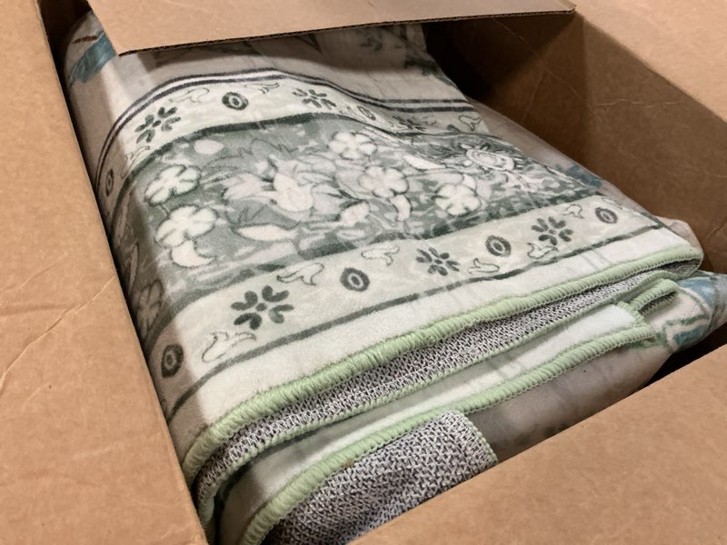 Condition photo showing Good Condition for 6x9 soft washable area rugs for living room and bedroom, non-slip stain resistant indoor carpet, cozy floor mat for dining room, office, under table?stain resistant green floral green 6' x 9' (rectangular)