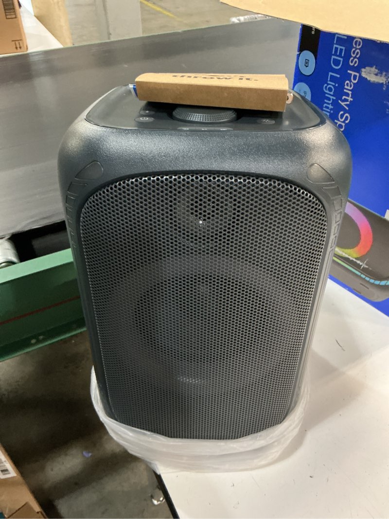 Condition photo showing Good Condition for onn medium party speaker gen. 2, 15.08"