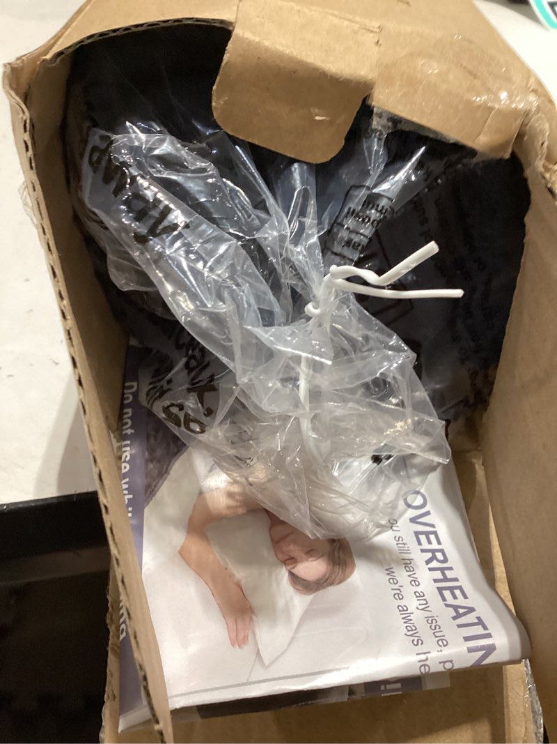 Condition photo showing Good Condition for 24"x20" electric heating pad with 6 heat settings, auto shut off, dry electric heating for back neck knee arms legs shoulder heat pads for christmas birthday father's day mother's day (dark blue) dark blue 24"x20"