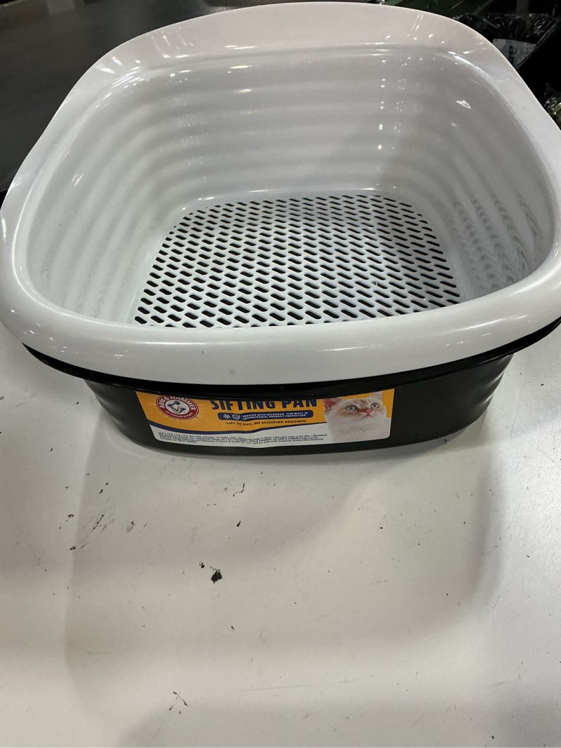 Condition photo showing New/Like New for arm & hammer large sifting litter box scoop free cat litter tray with microban, made in usa