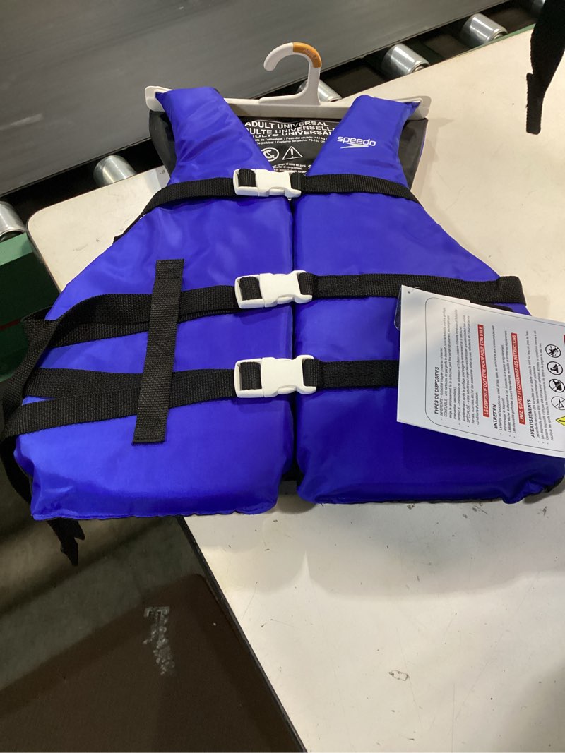 Speedo Adult Small  Boating, Wakeboarding, Waterskiing & Your Favorite Water Activities