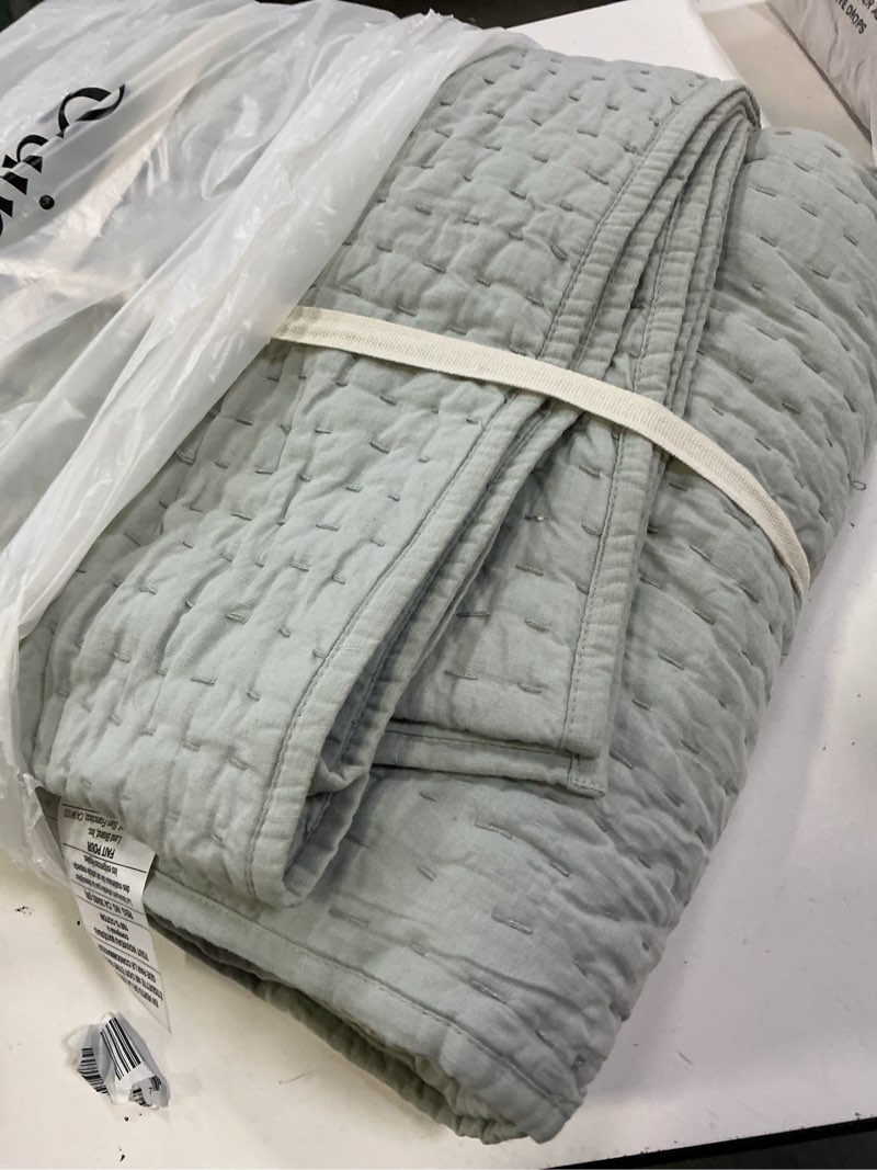 Condition photo showing Good Condition for european linen cotton stitch quilt color mist-108in x 92in