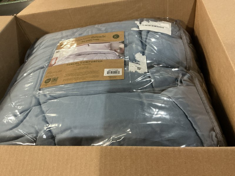Condition photo showing Good Condition for Modern Threads Tencel Lyocell Luxury Ultra Soft Down Alternative Comforter, Blue, King Blue King (U.S. Standard)