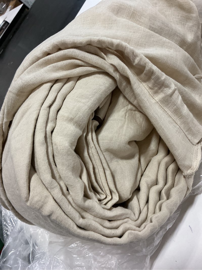Condition photo showing Good Condition for european linen piped sheet set(king)