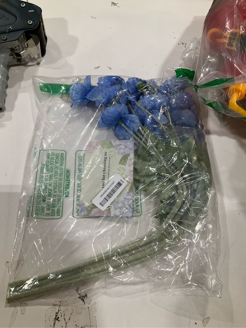 Condition photo showing New/Like New for duyone artificial flowers 6 stems poppy silk bouquet,for wedding, home, party decoration,table centerpiece arrangement(blue) blue 6pcs