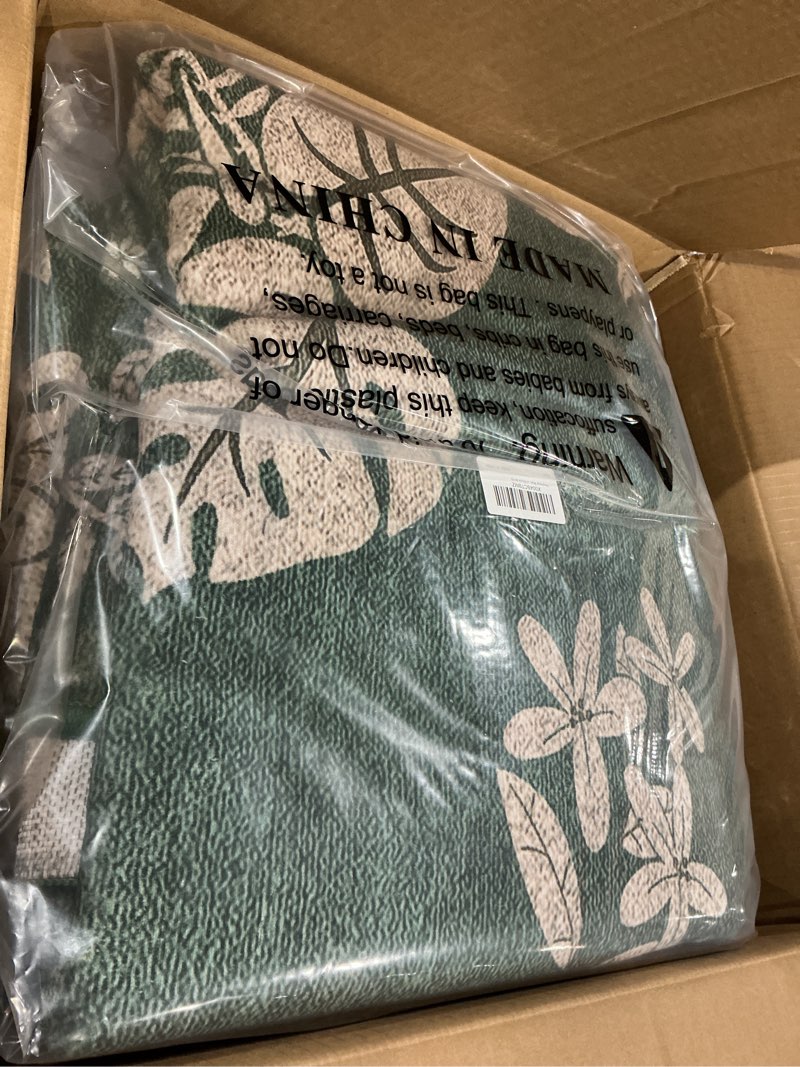 Condition photo showing Good Condition for moynesa green 8x10 area rugs for living room, washable vintage animal area rug for bedroom, dining room table, home office, boho soft non slip indoor large carpets (8x10 green) 8' x 10' (rectangular) green