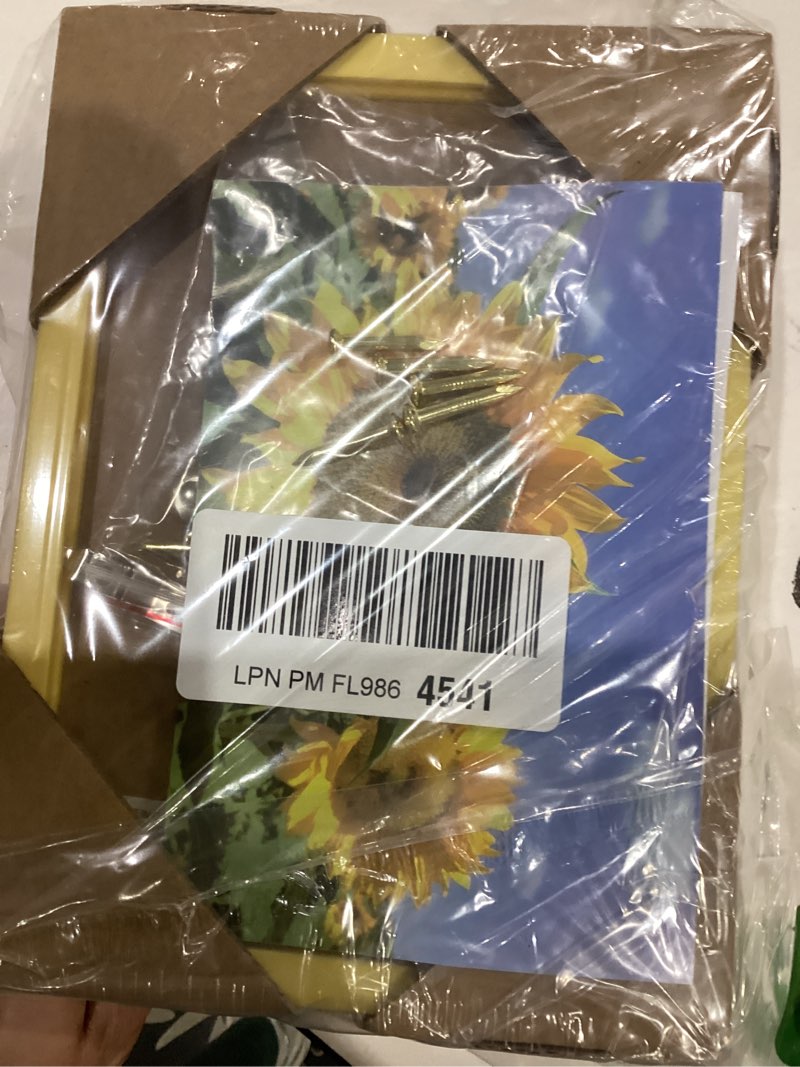 Condition photo showing New/Like New for fun memories 5x7 picture frame set of 6, display pictures 4x6 with mat or 5x7 without mat, 5 x 7 frame for photos, posters & art prints, gallery photo frames for wall & tabletop display, gold gold 5x7-6p
