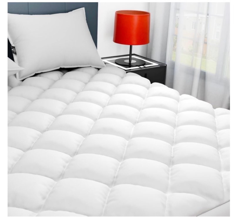 Mattress pad ( size unknown ) 