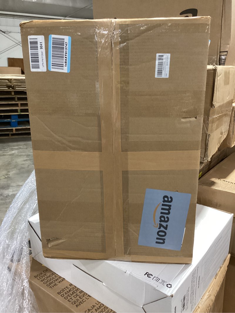 Condition photo showing Good Condition for 8" sifting cat litter box for clumping clay & pine pellets