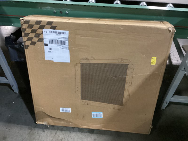 Condition photo showing New/Like New for 3 rows aluminum radiator for 2001-2007 toyota sequoia, 2000-2006 toyota tundra sr5/limited 4.7l v8, radiator for toyota, radiator for sequoia, radiator for tundra sr5