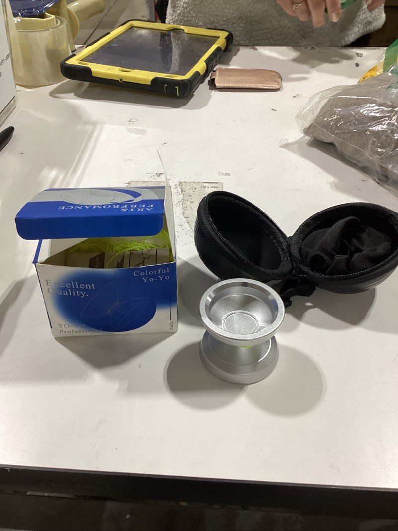 Condition photo showing Good Condition for Similar item MAGICYOYO V3 Responsive Yoyo for Kids Beginners , Professional Yoyo for Adult, Dual Purpose Metal Yo-Yo with Replacement Bearing + 12 Yo-yo Strings, Bearing Removal, Axle, Case Bag (Black ) Silver