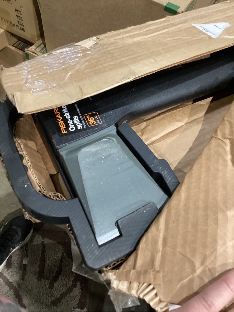 Condition photo showing Good Condition for fiskars x27 super splitting axe, 36" wood splitting axe for medium to large size logs with shock-absorbing handle, split firewood, forged steel blade, bushcraft gear and camping hatchet