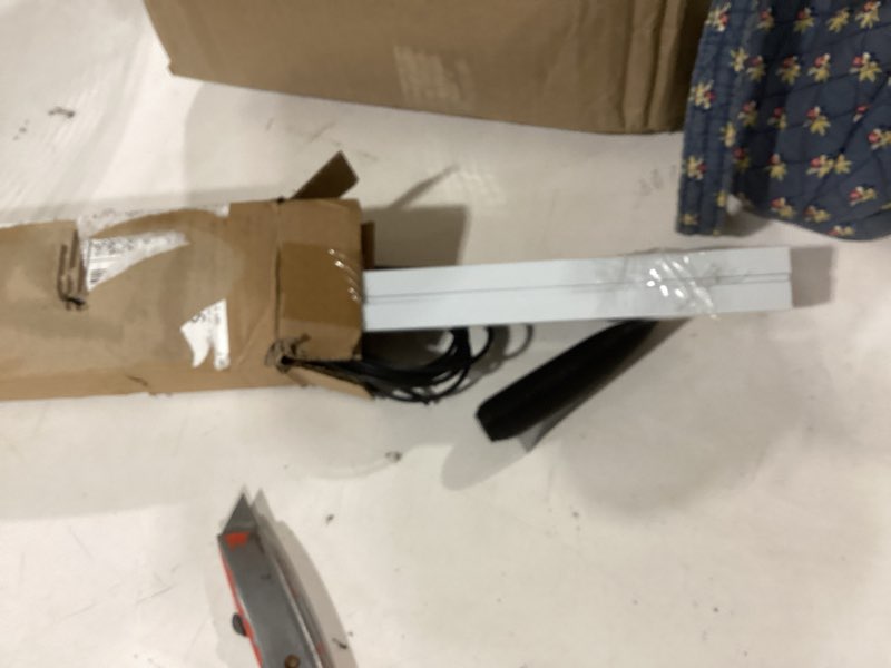 Condition photo showing Good Condition for fiffo window screen frame kit
