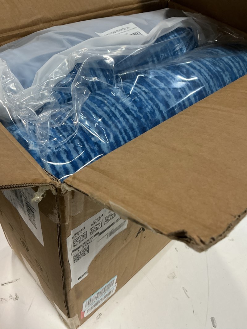 Condition photo showing Good Condition for Valenrug Washable Rugs 8x10 - Non Slip 8x10 Area Rugs for Living Room, Stain Resistant Area Rugs for Bedroom, Foldable Machine Washable Area Rug(8'x10', Navy) 09-navy 8' x 10' (Rectangular)