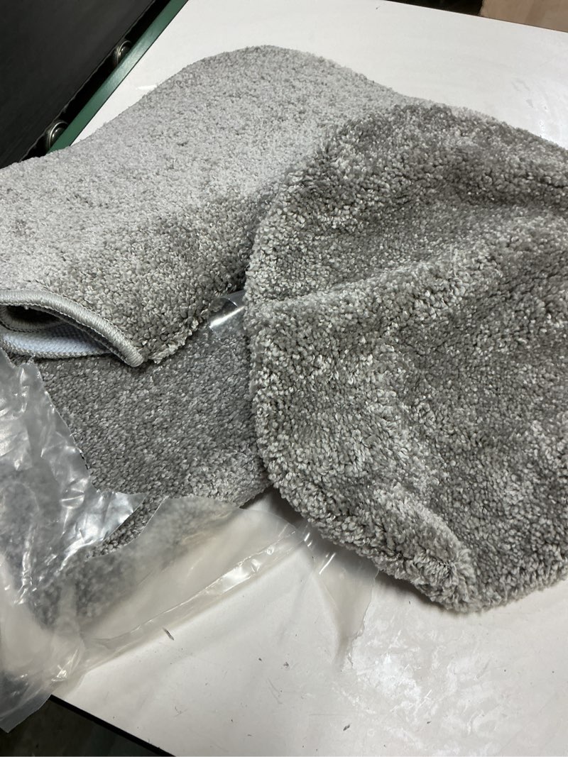 Condition photo showing Good Condition for garland rug gramercy plush polypropylene washable bath rug set, 3 piece (toilet lid cover, contour rug, 20" x34' bath rugs) silver