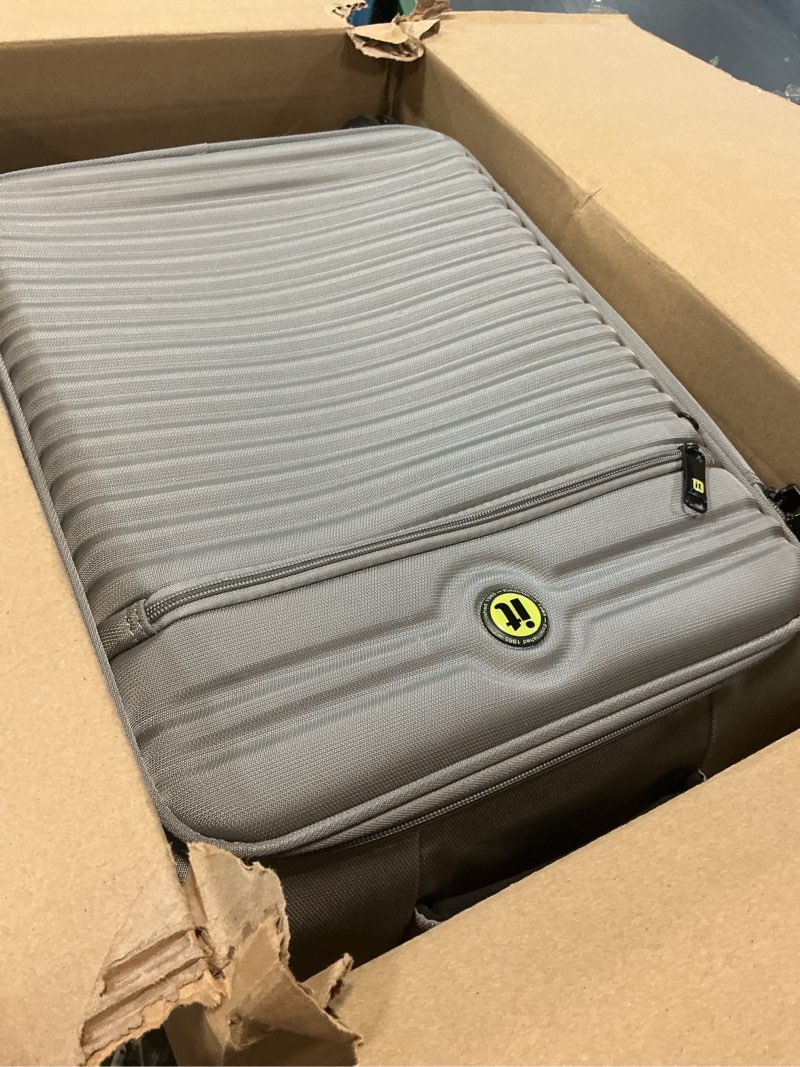 Condition photo showing Good Condition for it luggage circulator 22" softside carry-on 8 wheel expandable spinner, elephant skin small elephant skin