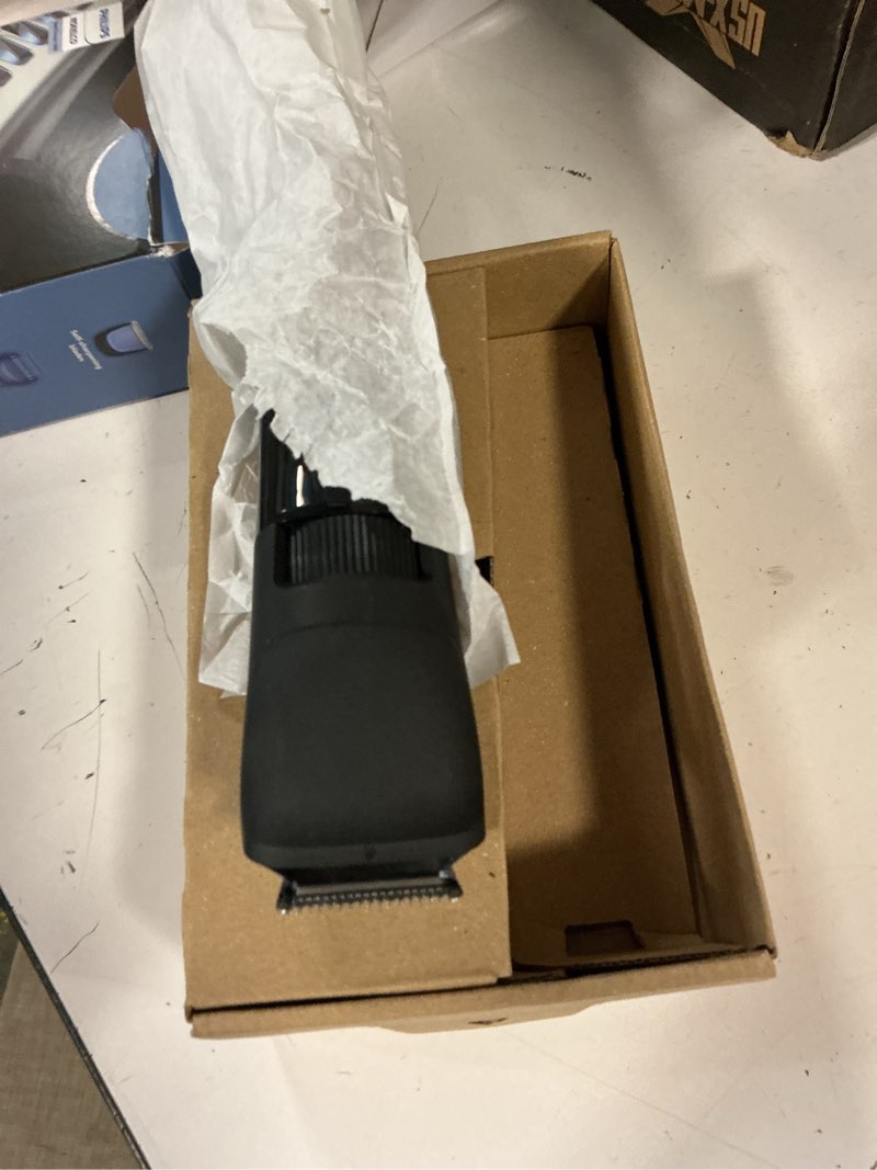 Condition photo showing Good Condition for norelco philips 100% waterproof beard trimmer 3000 series with self-sharpening blades, 40 adjustable beard trimmer length settings & two lift&trim combs, usb charging, bt3620/40 black bt3620/40