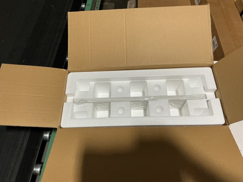 Condition photo showing New/Like New for 21" x 4" vanity top side splash, engineered stone sidesplash in lightning white 21" sidesplash