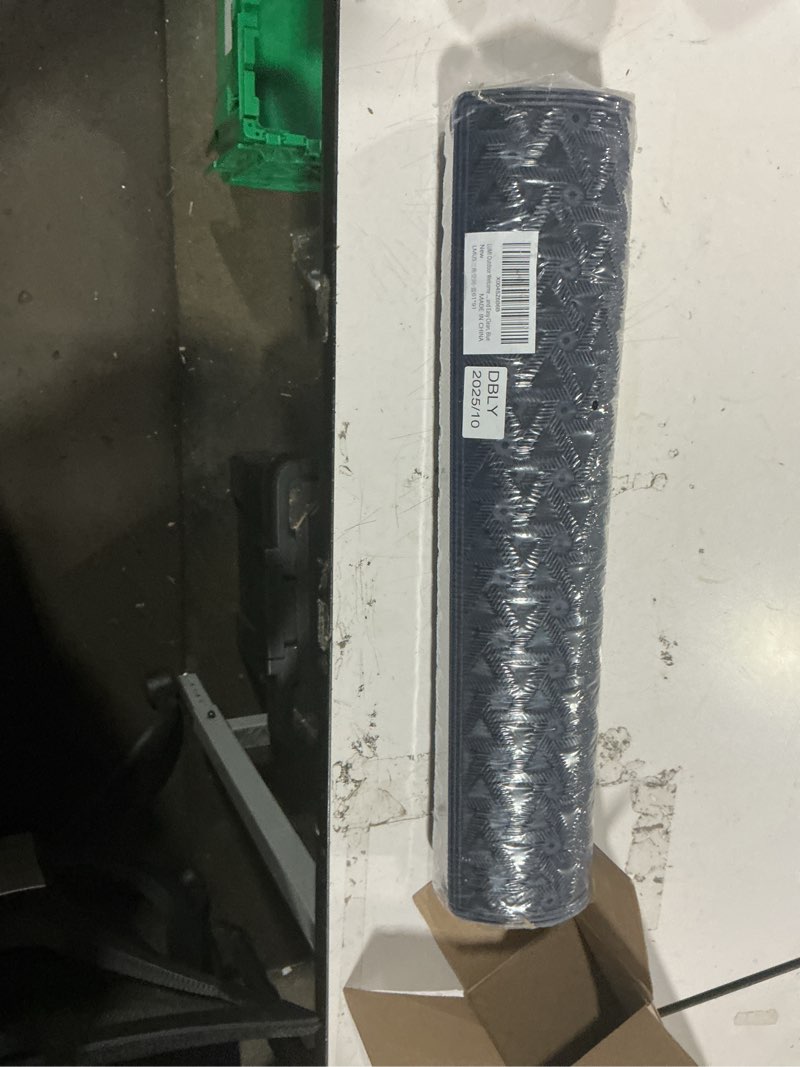 Condition photo showing New/Like New for lumi 24"x36" outdoor doormat, heavy duty non-slip waterproof drain holes